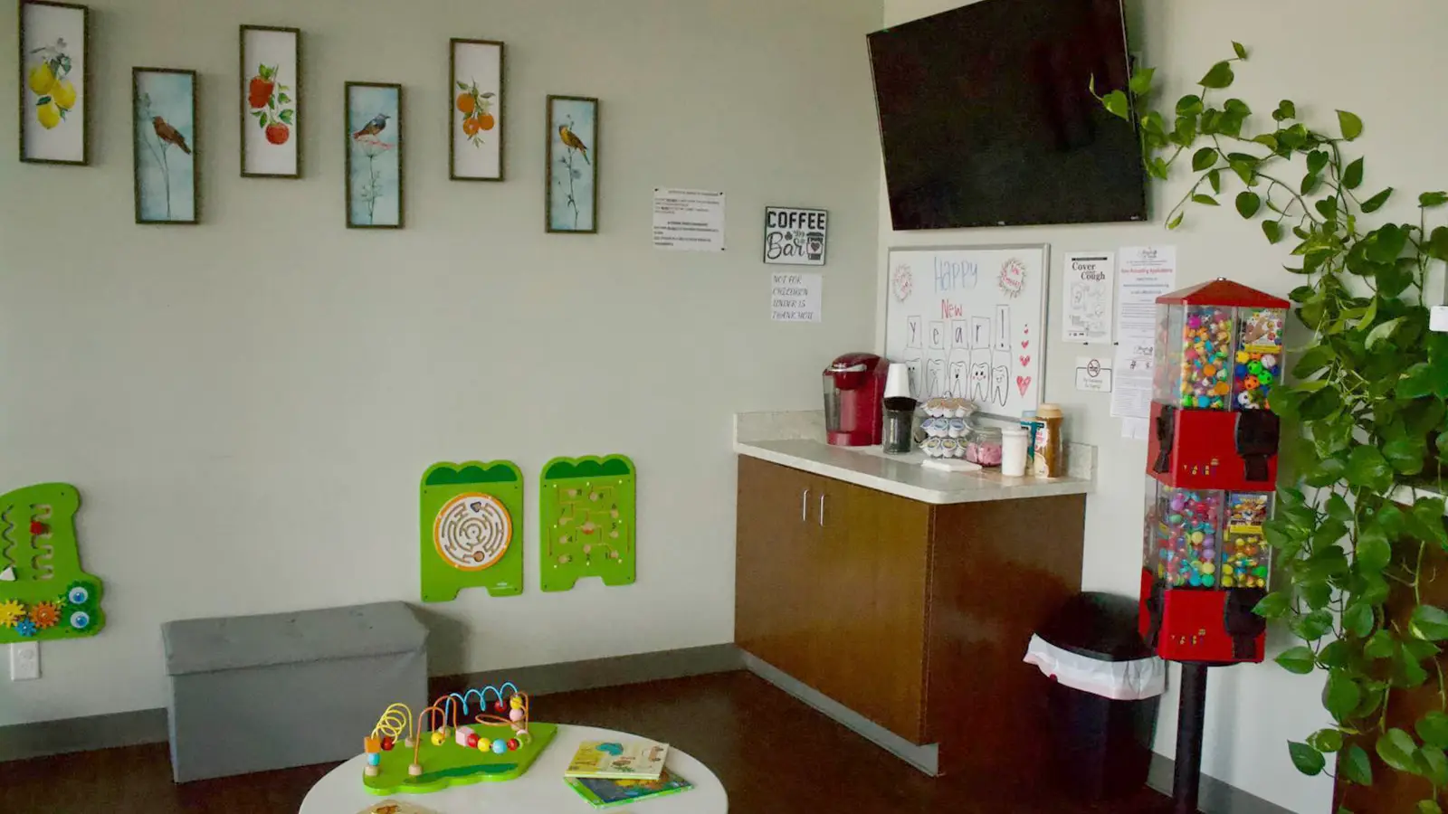 Wait area at Viva Smiles Family Dental